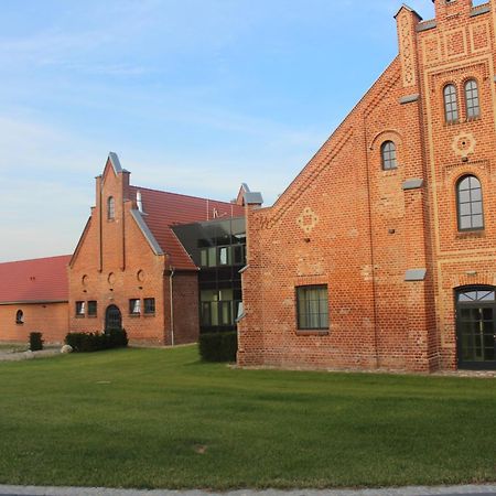 Farmer Hotel Basedow Basedow (Mecklenburg-Vorpommern) Exterior foto